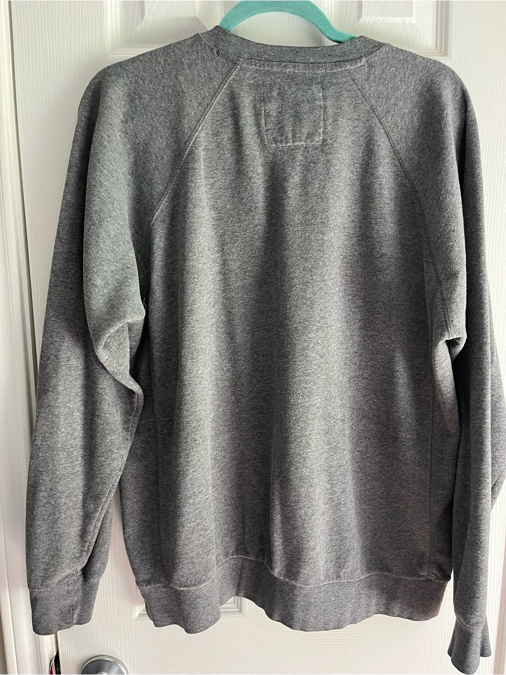 Grand Teton circle Wild Tribute Crewneck sweatshirt size large - Picture 9 of 11